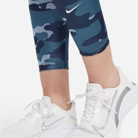 NWT Nike Dri-FIT Mid-Rise Camo Leggings - Size XS - Picture 3 of 10